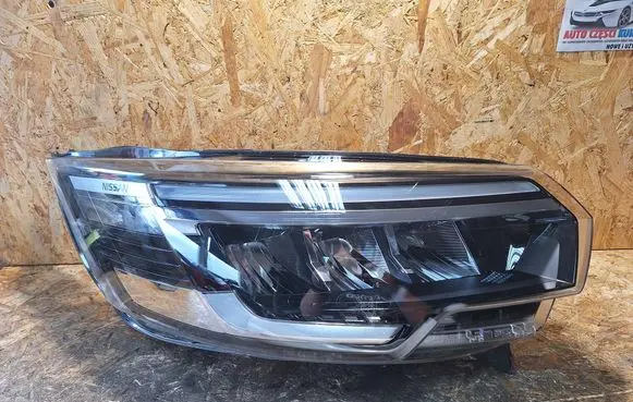 Nissan Primastar Headlight/headlamp 260105974R