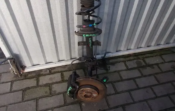 Renault Captur Front wheel hub spindle knuckle ZWROTNICAMCPERSON