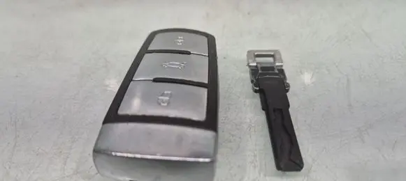 Volkswagen PASSAT B7 Ignition key/card 