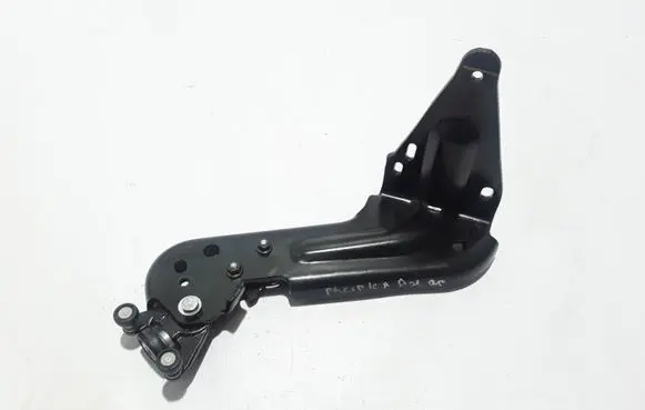 Chrysler Pacifica Sliding door lower roller guide/hinge 68185996AD