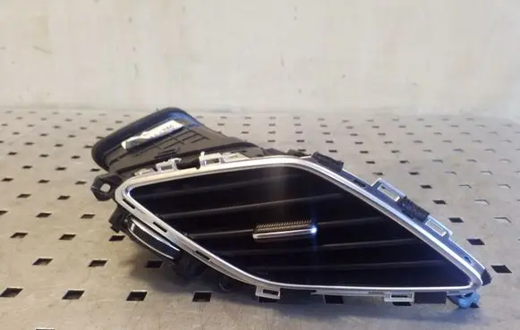 Hyundai i40 Dash center air vent grill 974103Z000