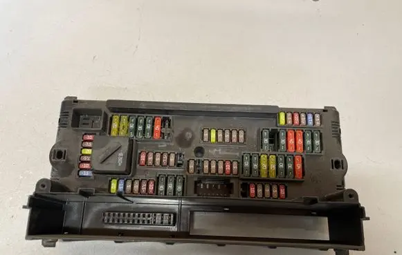 BMW 5 F10 F11 Fuse module 9252815