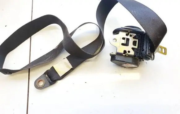 Ford Focus Front seatbelt 1m51f61295be 1m51-f61295-be