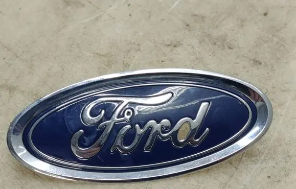 Ford Focus Manufacturer badge logo/emblem C1BB8B262AA