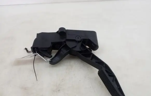 Mercedes-Benz A W169 Accelerator throttle pedal A1693000204