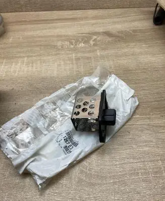 Peugeot 807 Heater blower motor/fan resistor 9641212480 1267E3