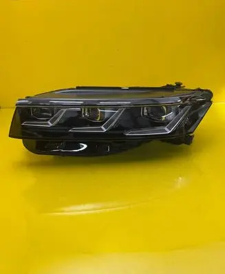 Volkswagen Touareg III Headlight/headlamp 761941082A