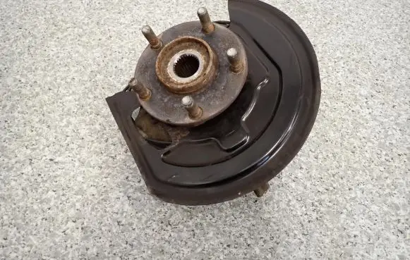 Nissan Pulsar Front wheel hub spindle knuckle