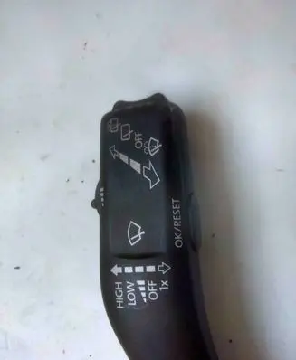 Volkswagen PASSAT B6 Wiper control stalk 1K0953519J