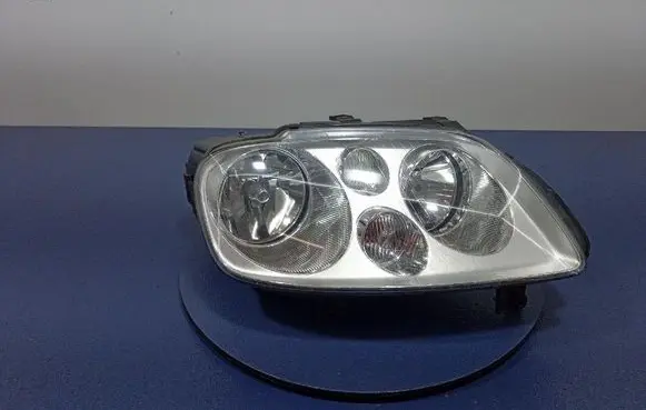 Volkswagen Touran I Headlight/headlamp 1T0941006F