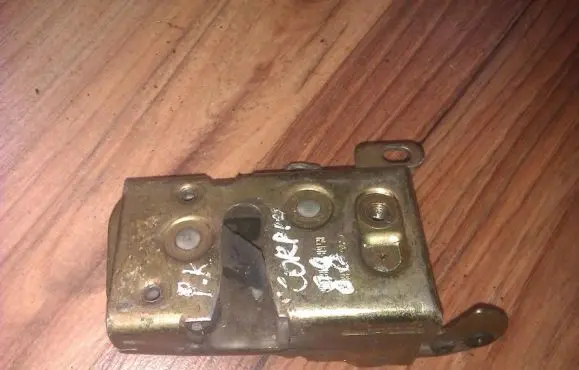 Ford Scorpio Front door lock 85GBA21813DA