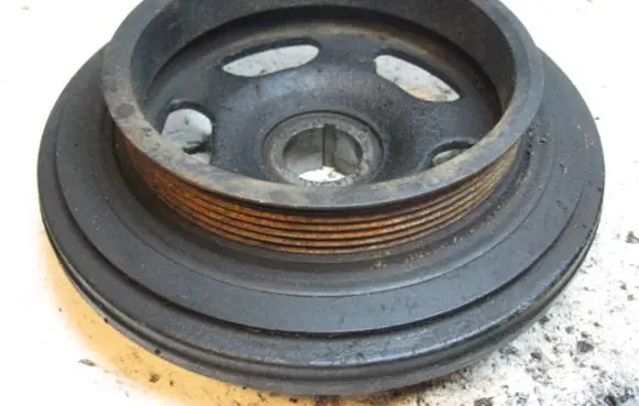 Mercedes-Benz Vito Viano W638 Crankshaft pulley 22CDI