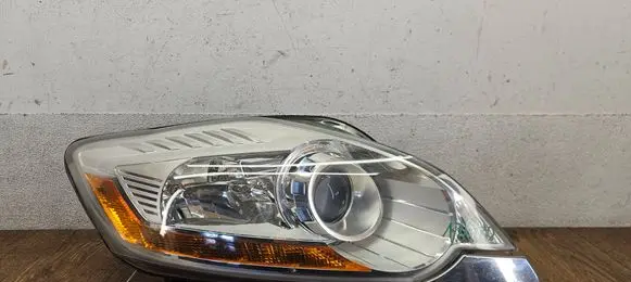 Ford Kuga I Headlight/headlamp