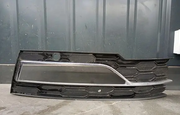 Skoda Octavia Mk3 (5E) Front bumper lower grill 5e3807682g