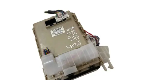 Toyota Avensis T270 Fuse module 8273005C90 391113B19