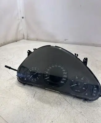 Mercedes-Benz E W211 Speedometer (instrument cluster) A2115400347