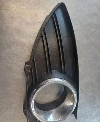 Renault Fluence Front fog light trim/grill 261A50002R