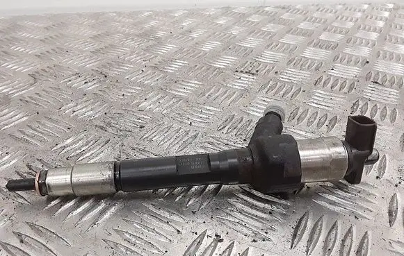 Mazda 3 II Fuel injector r2aa13h50