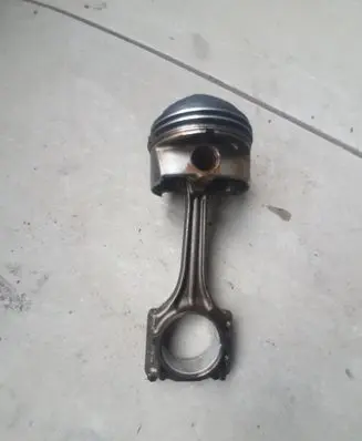 Volkswagen PASSAT B6 Piston with connecting rod 06BH0 BHS BLR