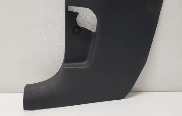 Foot area side trim