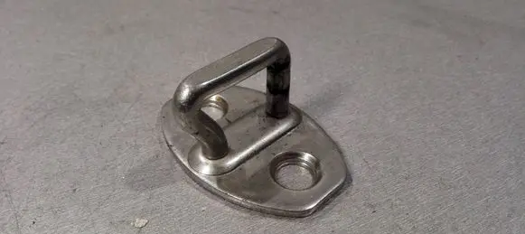 Volkswagen PASSAT B6 Rear door lock loop/hook striker 3C0837033E