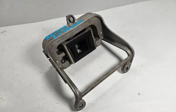 Renault Master III Gearbox mounting bracket 112225095R