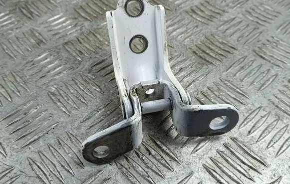 Hyundai Tucson TL Rear door lower hinge