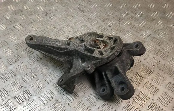 Gearbox mounting bracket