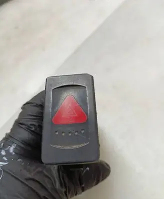 Volkswagen Sharan Hazard light switch 7M3953235 YM2113A350BAW