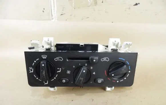 Citroen C3 Climate control unit F664479W 93300002 A868A56