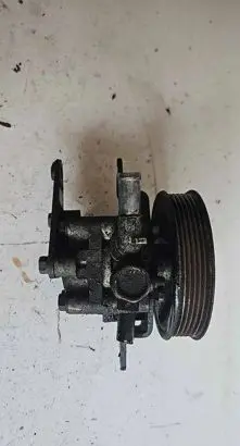 Nissan X-Trail T30 Power steering pump