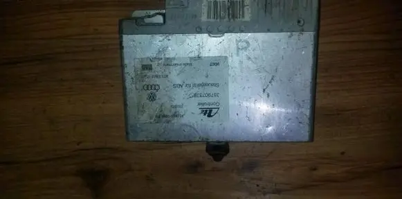 Volkswagen PASSAT B3 ABS control unit/module 357907379 100935-0094.4