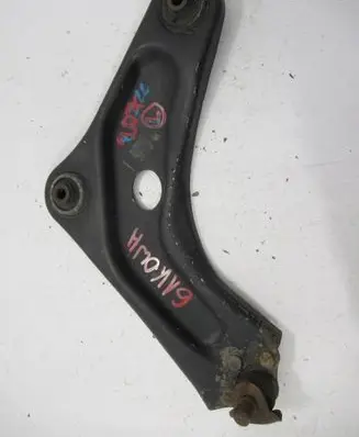 Peugeot 207 Front lower control arm/wishbone