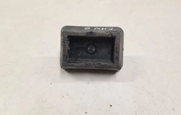 BMW 6 E63 E64 Jacking socket point 8268885