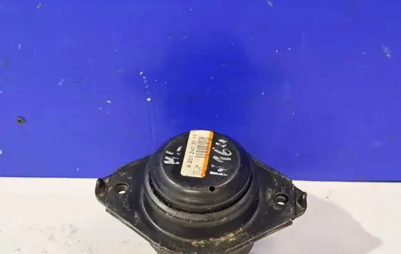 Mercedes-Benz ML W164 Engine mount bracket A2512403117