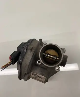 Ford Focus Throttle valve 2S6U9E927F