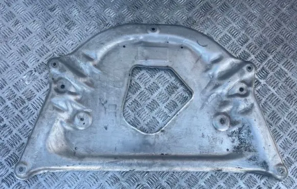 BMW 5 E60 E61 Engine splash shield/under tray 6759878