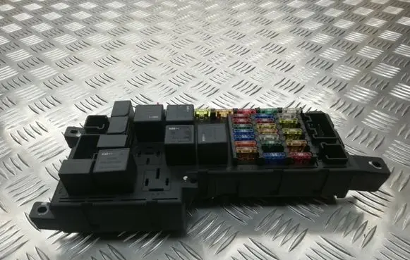 Volvo S60 Fuse module 8678449 518828009