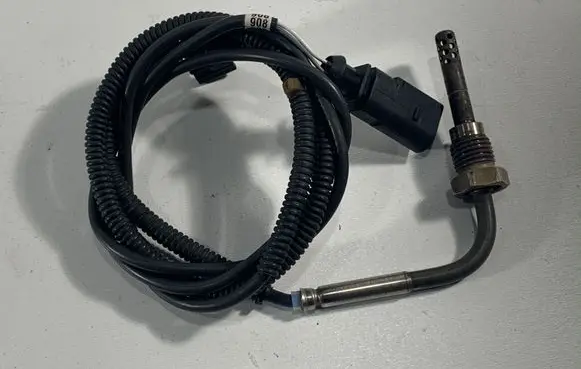 Volkswagen Phaeton Exhaust gas temperature sensor 059906088AD