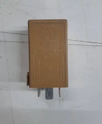 BMW 5 E39 Window wiper relay 8384505