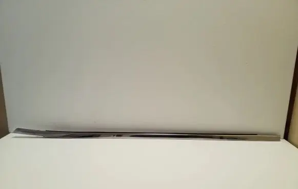 Nissan Qashqai J12 Front door glass trim molding