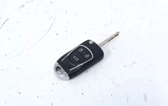 Opel Zafira C Ignition key/card 
