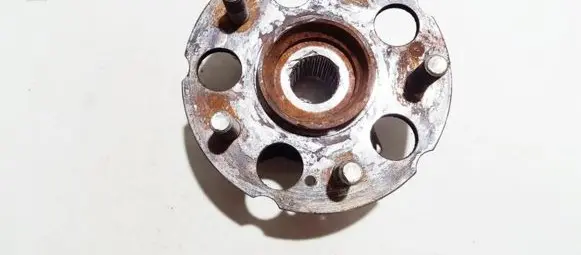 Honda CR-V Rear wheel hub