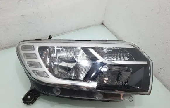 Dacia Sandero II Headlight/headlamp 260103529R