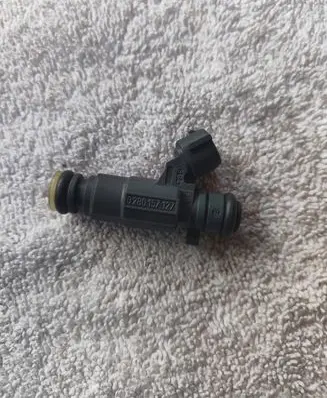 Peugeot 208 I Fuel injector 9676017480