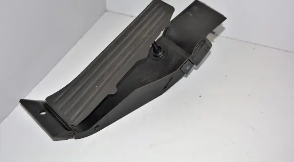 BMW 5 E60 E61 Accelerator throttle pedal 6766930
