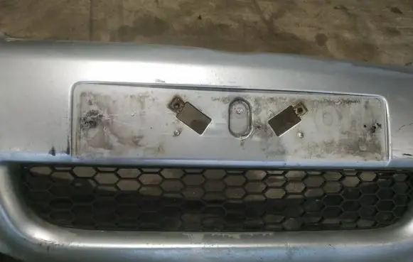 Toyota Corolla Verso AR10 Front bumper lower grill 