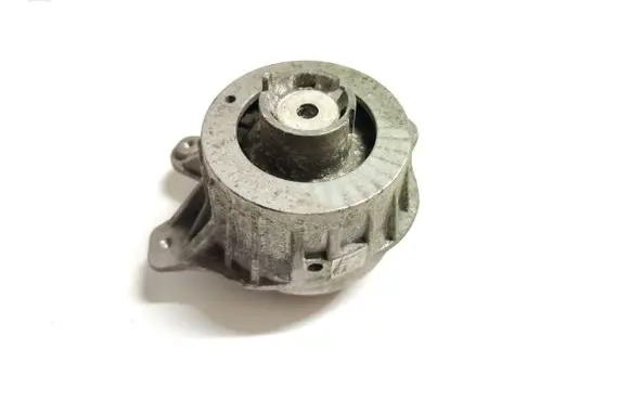 Mercedes-Benz C W205 Engine mount bracket A2052406717