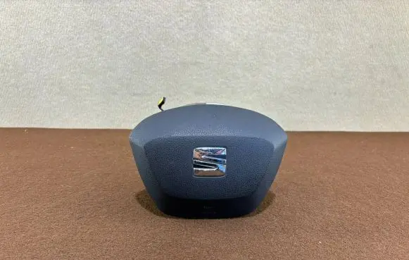 Seat Leon (5F) Steering wheel airbag 5F0880201C
