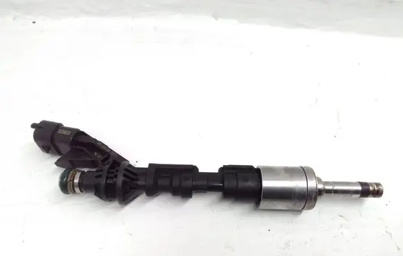 Ford Kuga II Fuel injector 0261500155 CJ5G9F593AA